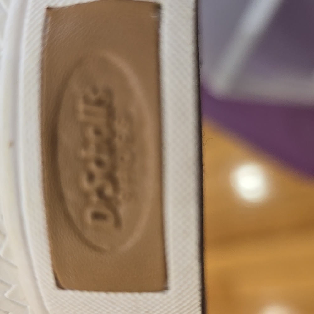 Shoes - Picture 4 of 4